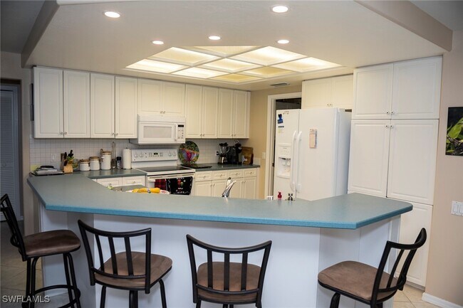 Foto del edificio - 15176 Fiddlesticks Blvd