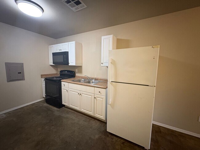 Foto del edificio - Newer construction 2 bedroom/1 bathroom house with Central Air & Heat!