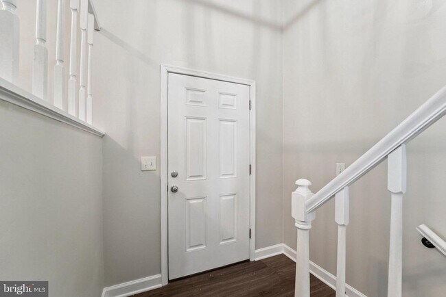 Foto del edificio - 308 Raussell Pl