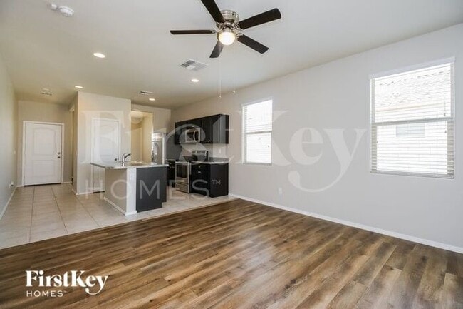 Building Photo - 11534 E Cliffrose Ln