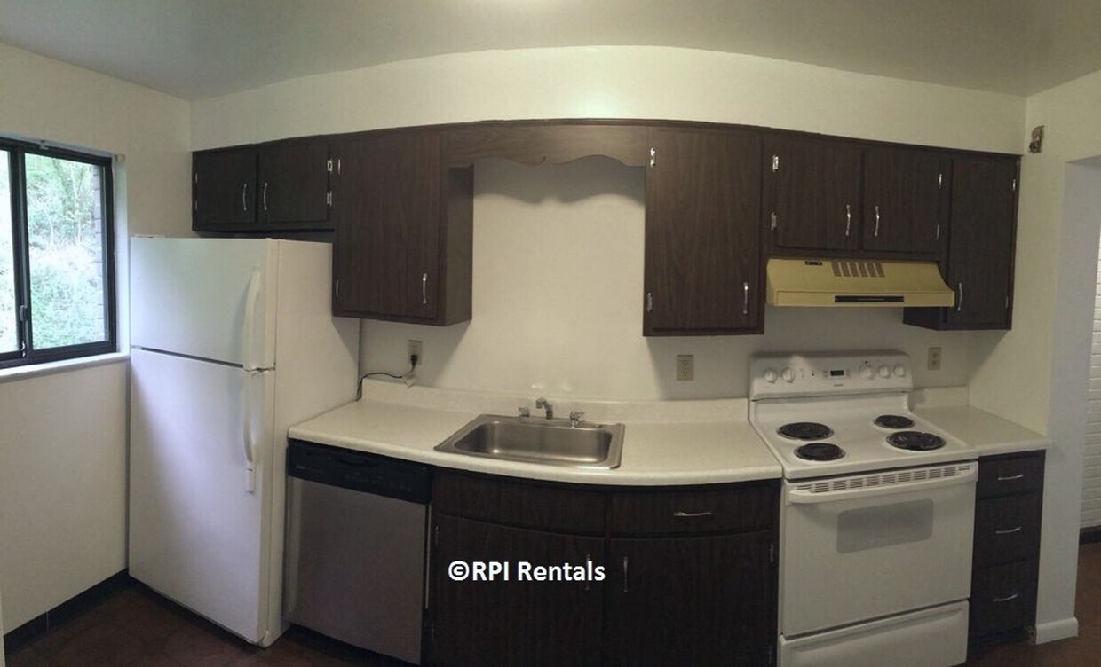 Building Photo - Shaler 2 Bedroom Townhouse