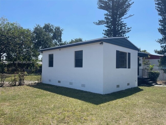 Building Photo - 720 NW 134th St