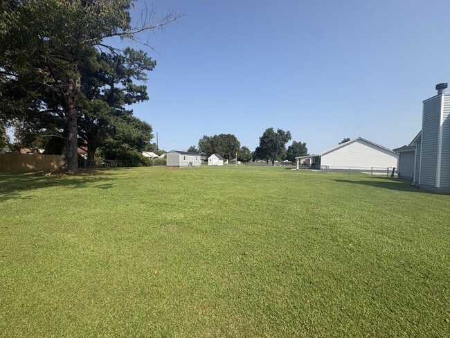 Building Photo - 105 Fodder Dr