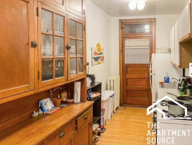 Foto del edificio - 1480 W Byron St