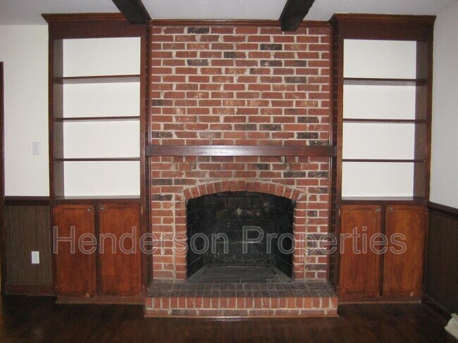 Foto del edificio - 5843 Haddington Dr