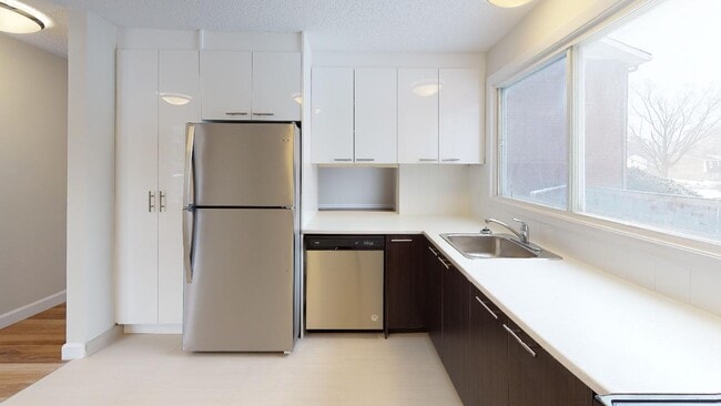 Building Photo - Ogilvie & Elmridge