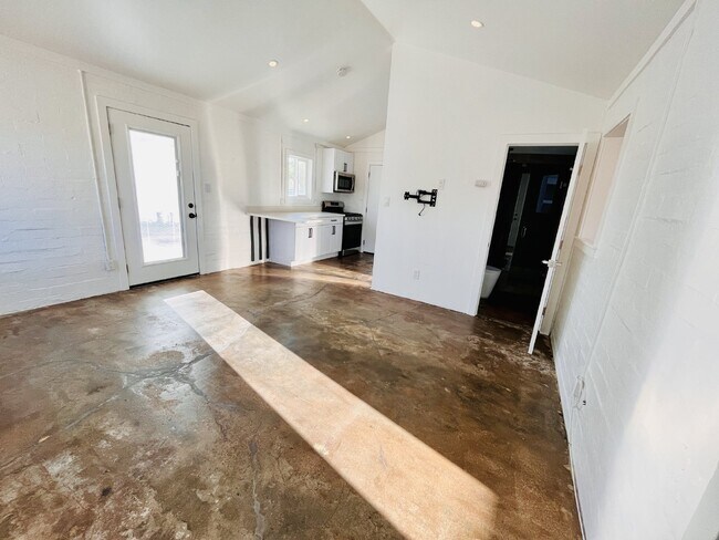 Foto del edificio - Adorable Studio Cabin near Joshua Tree Town Center