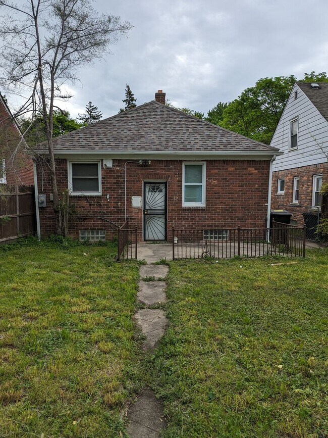 Building Photo - 16845 St. Mary- 2 BEDS & 1 BATH FOR RENT!