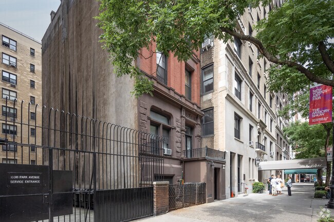Building Photo - 72 E 86th St