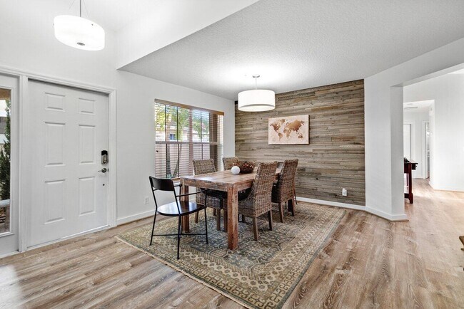 Building Photo - 2663 Country Golf Dr