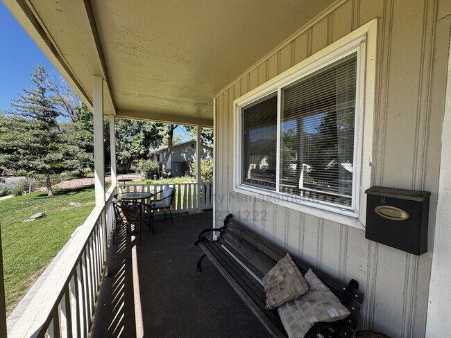 Building Photo - Stunning 4 Bedroom House near Old Colorado...