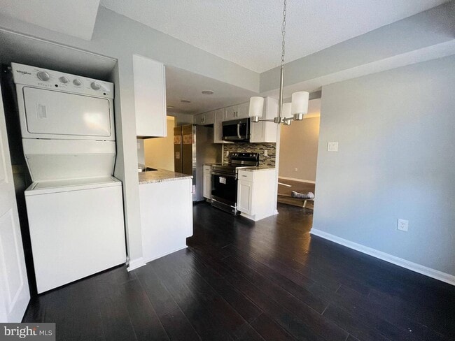 Building Photo - 10214 BUSHMAN Dr