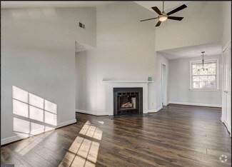 Building Photo - 2701 Arlington Blvd