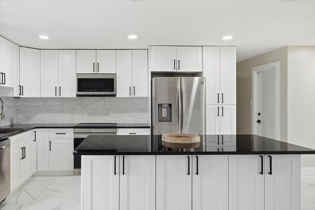 Foto del edificio - 6948 NW 8th Ct