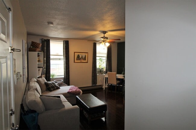 Building Photo - 614 Armandale St