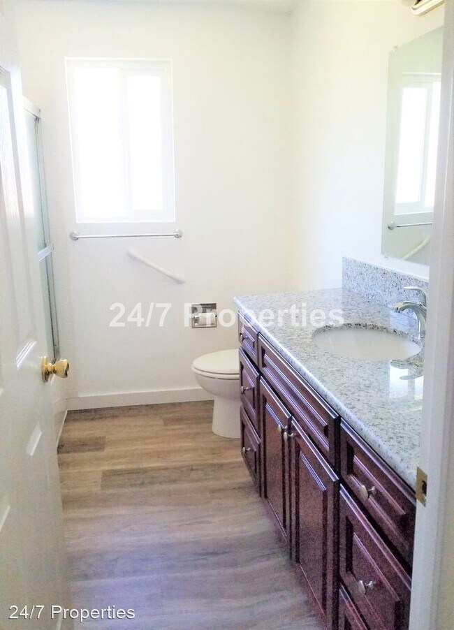 Foto del edificio - 3 br, 1 bath House - 14545 SE Bunnell St.