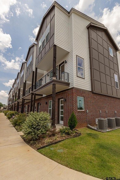 Foto del edificio - 540 W Erwin St