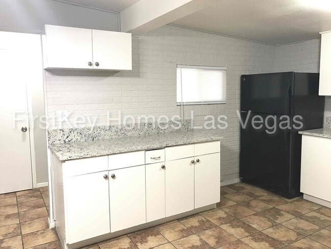 Foto del edificio - 4747 Everman Dr