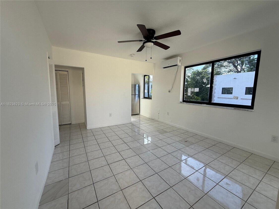 Foto principal - 1037 SW 4th St