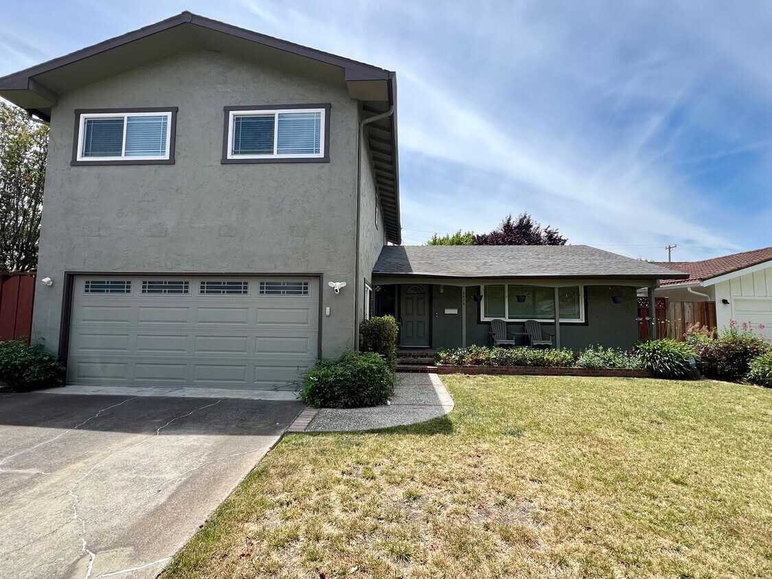 Primary Photo - Gorgeous remodeled 2 story 3 bedroom, 3 fu...