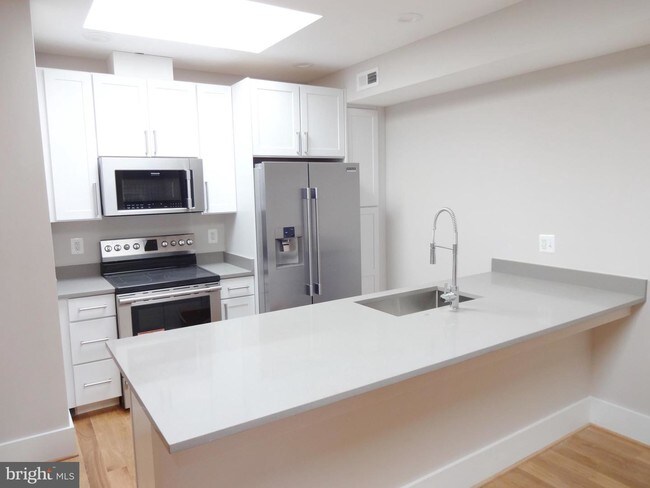 Foto del edificio - 521 Kennedy St NW