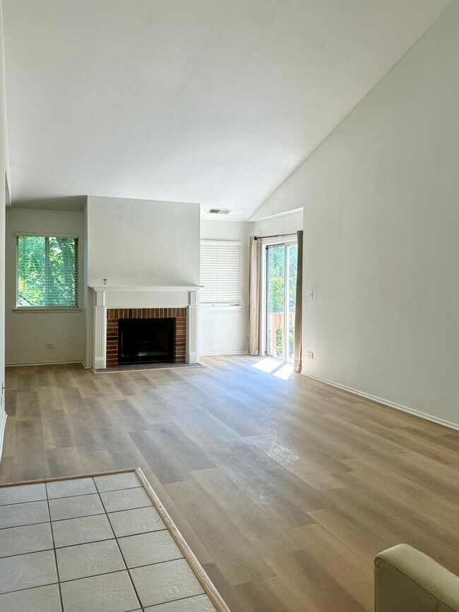 Foto del edificio - 1077 Auburn Ln