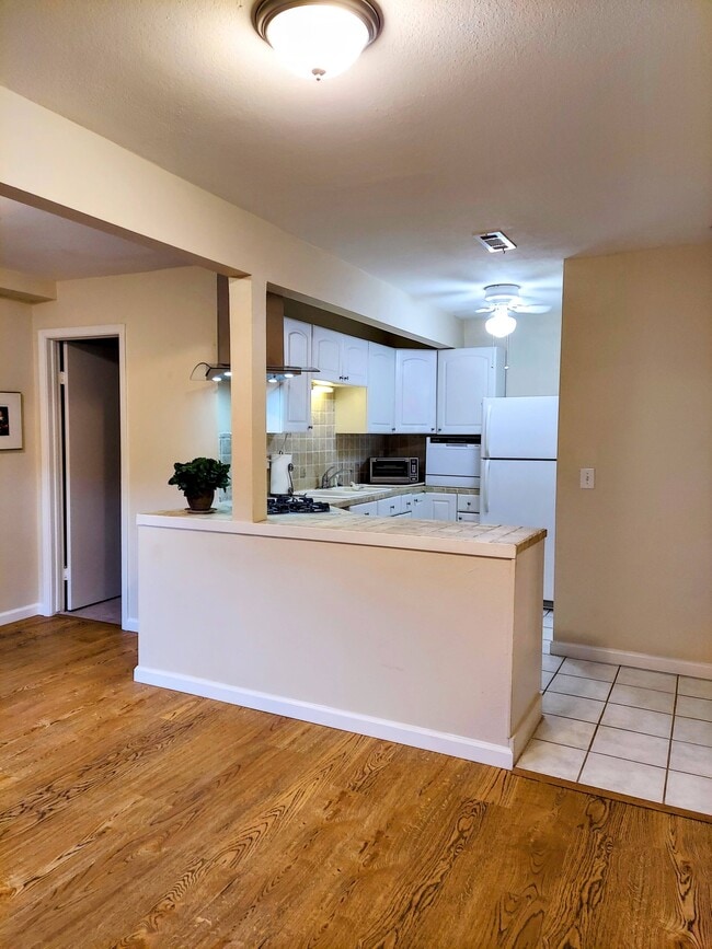 Kitchen - 5 Vendola Dr