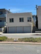 Building Photo - 436 Rosecrans Ave