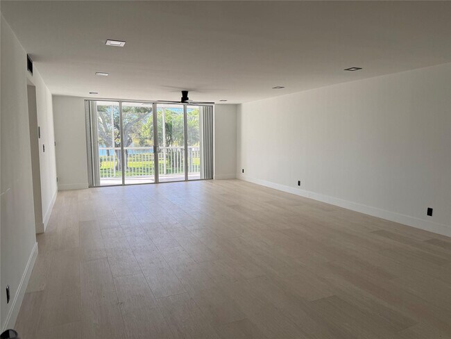 Foto del edificio - 3010 N Course Dr