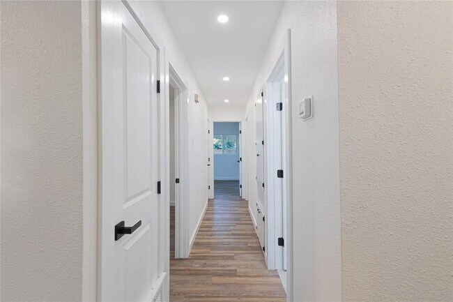 Foto del edificio - 6907 Tulane Dr