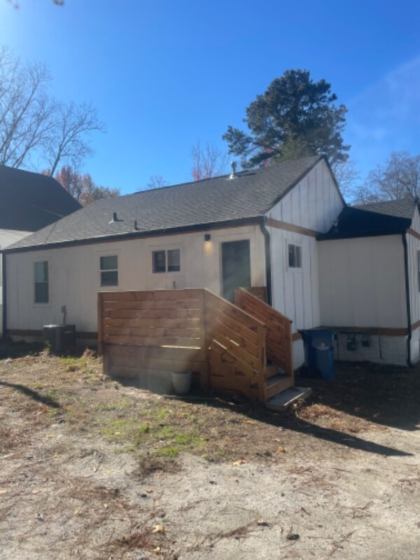 Building Photo - 2928 Palm Dr