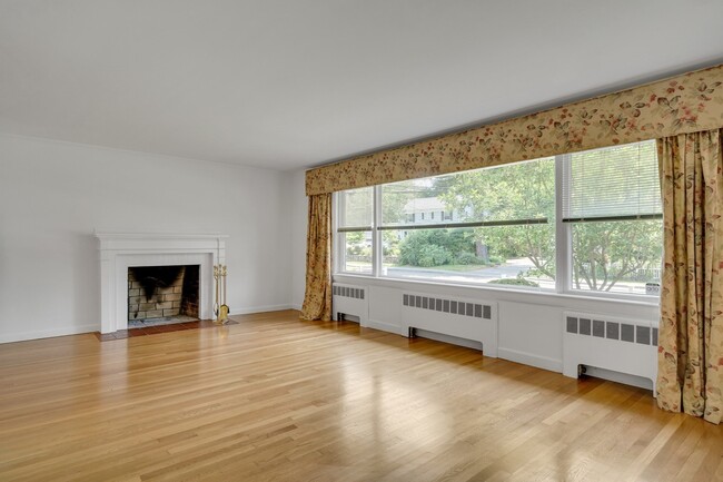 Foto del edificio - 39 Winthrop Rd