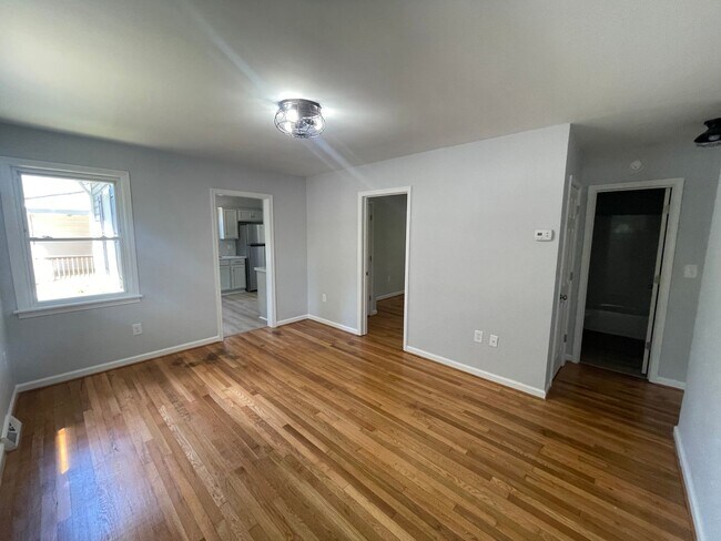 Building Photo - REMODELED & UPDATED BUNGALOW