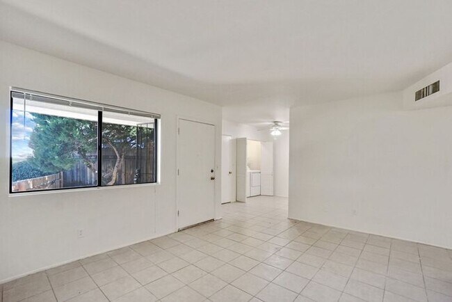 Building Photo - 4177 N Western Winds Dr