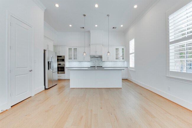 Foto del edificio - 8736 Oak Kolbe Ln