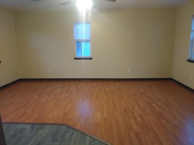 Foto del edificio - 817 Chatham St NW
