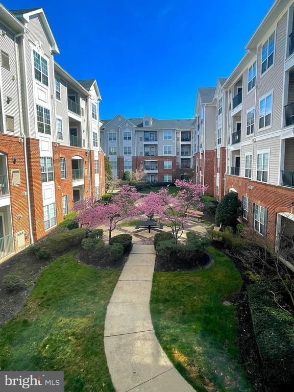 Primary Photo - 4860 Eisenhower Ave