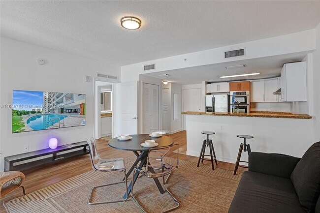 Foto del edificio - 170 SE 14th St