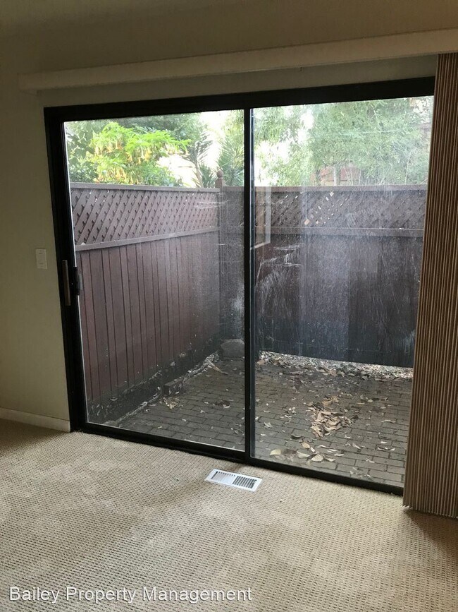 Foto del edificio - 2 br, 1.5 bath House - 315 Spruce St. Unit 3