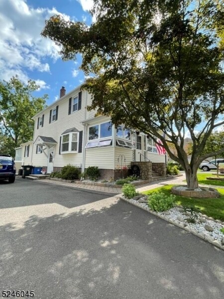 Foto del edificio - 27 Irvington Ave