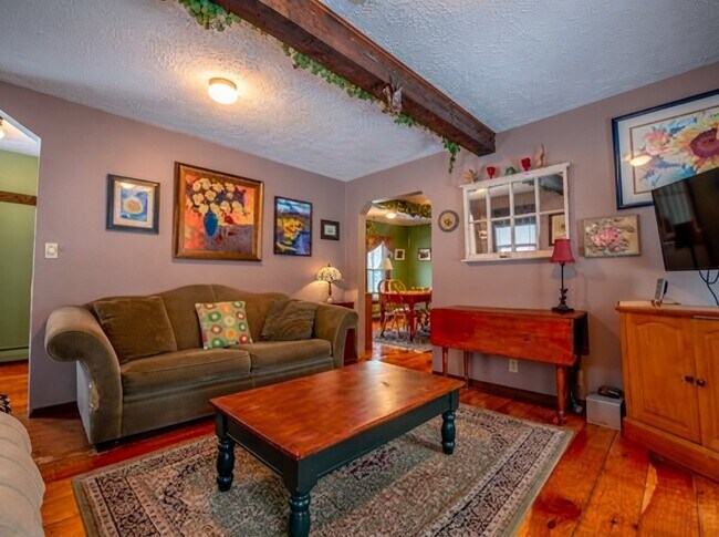 Foto del edificio - 984 Quincy Rd