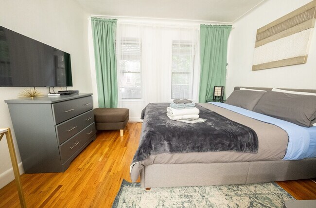 Foto del edificio - 328 E 74th St
