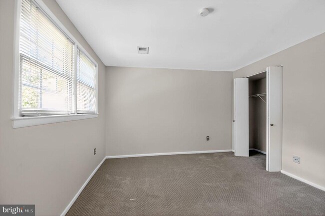 Building Photo - 8233 Stonewall Dr
