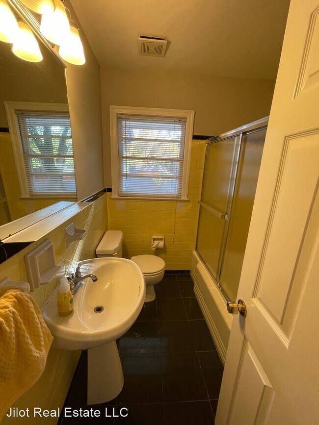 Building Photo - 3 br, 1 bath House - 2855 Monticello Pl