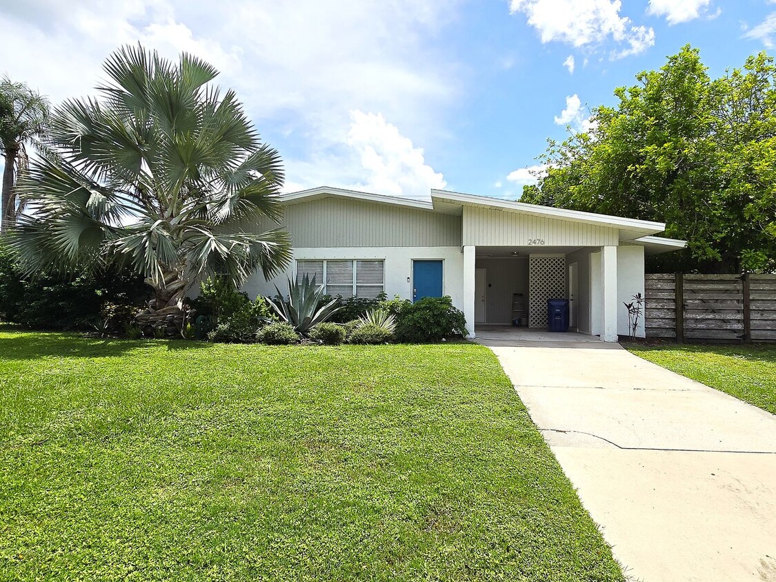 Primary Photo - Fabulous 3 bed/ 2 bath Pool Home in South ...