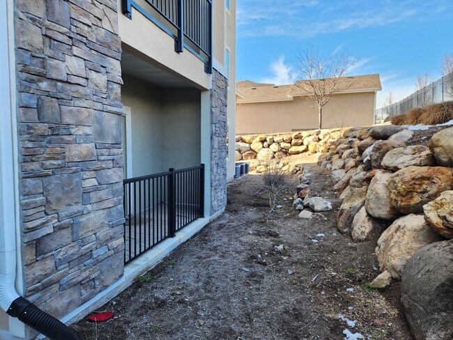 Building Photo - 107 W Spring Hill Way