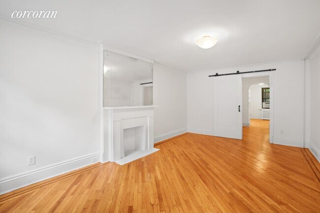 Building Photo - 467 1st St