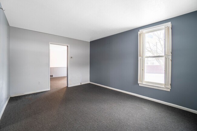 Building Photo - 4750 4th Ave