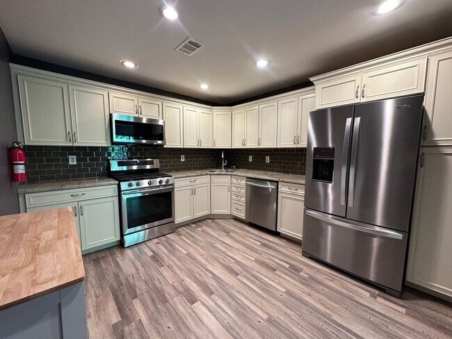 Foto del edificio - 2 bedrooms, 2.5 bathrooms