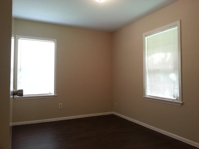 Building Photo - 2110 N Galveston Ave